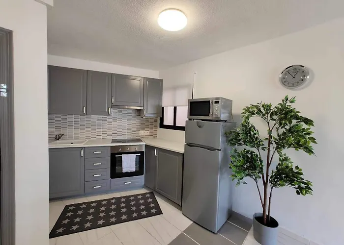 Διαμέρισμα Ocean Retreat With Terrace And Tennis *