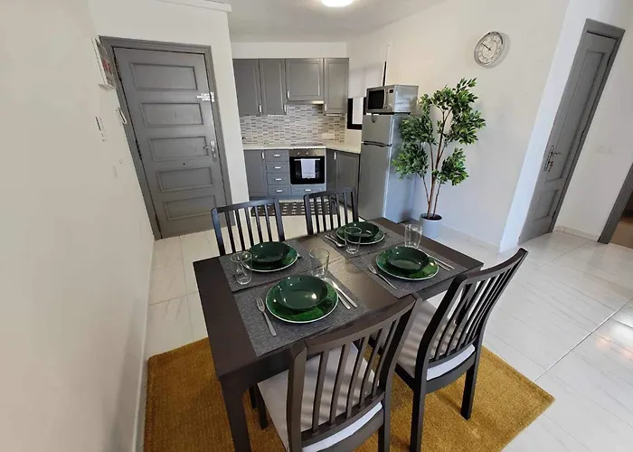 Ocean Retreat With Terrace And Tennis Διαμέρισμα